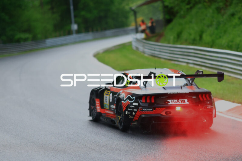 Ford Mustang GT3 #65 von HRT Ford Racing auf der Nordschleife