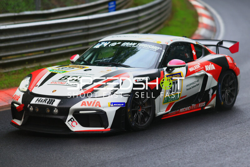 Porsche 718 Cayman GT4 #977 von BSL Racing Team auf der Nordschleife