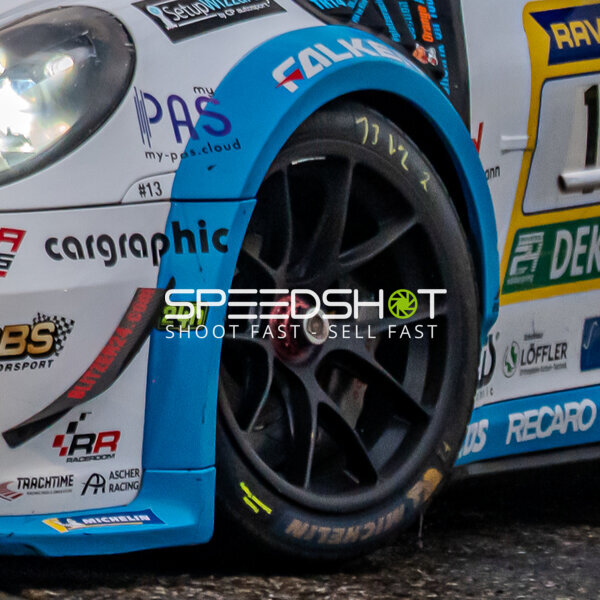 Detailaufnahme Vorderrad #13 White Angel for Fly and Help am Nürburgring
