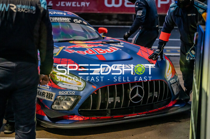 Mercedes-AMG GT3 #3 von Verstappen Racing in der Box beim 24h Nürburgring