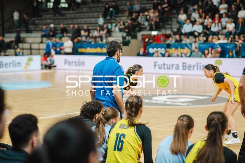 Spielszene in der Sömmeringhalle