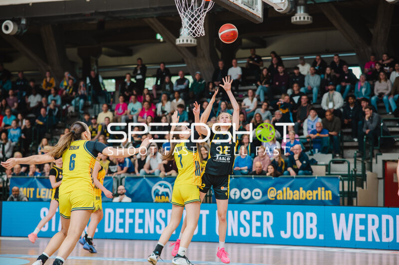 Basketballspiel in der Sömmeringhalle