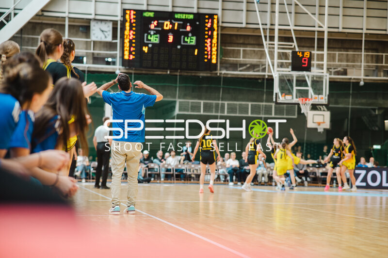 Basketball-Szene in der Sömmeringhalle