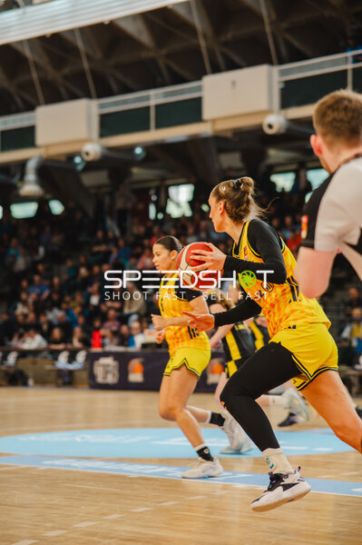 Basketballspiel in der Sömmeringhalle