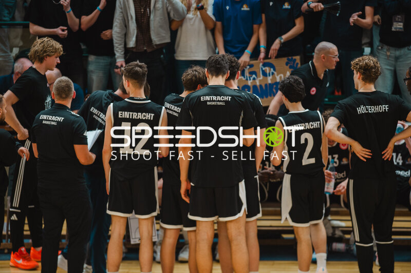 Eintracht Basketball Team-Timeout in der Sömmeringhalle