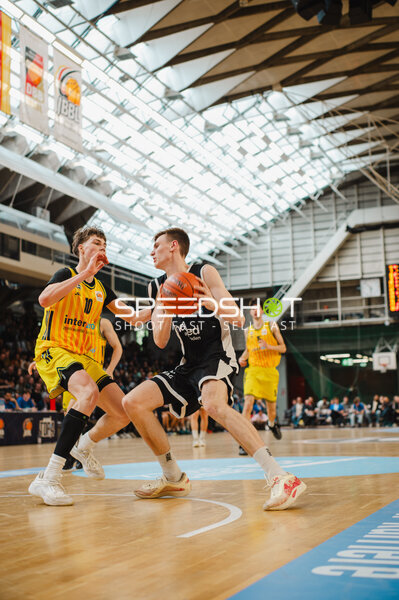 Basketballspiel in der Sömmeringhalle