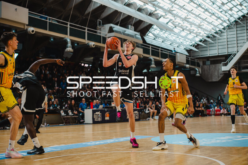 Basketball-Szene in der Sömmeringhalle