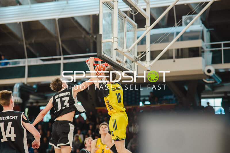 Basketball-Szene in der Sömmeringhalle