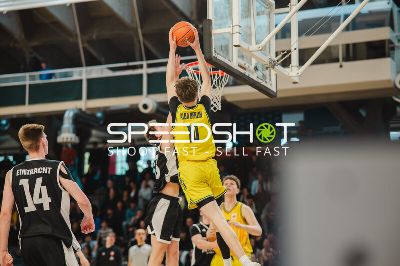 Basketball-Szene in der Sömmeringhalle