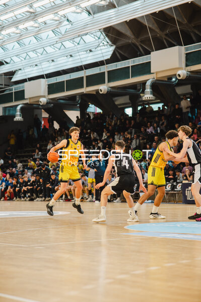 Basketballspiel in der Sömmeringhalle
