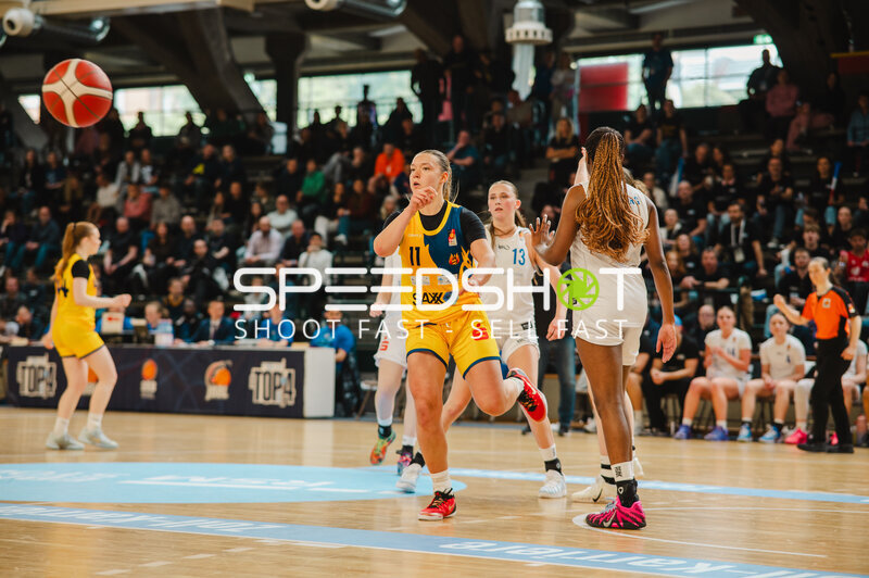 Basketballspiel in der Sömmeringhalle