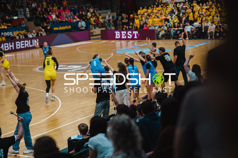Basketball-Szene in der Sömmeringhalle