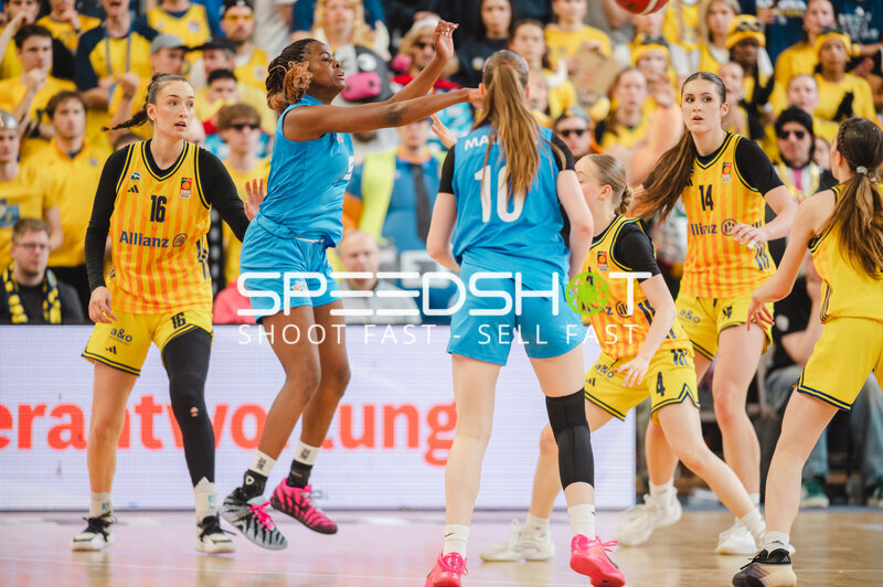 Basketball-Szene in der Sömmeringhalle