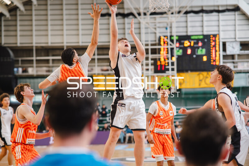 Basketballspiel in der Sömmeringhalle