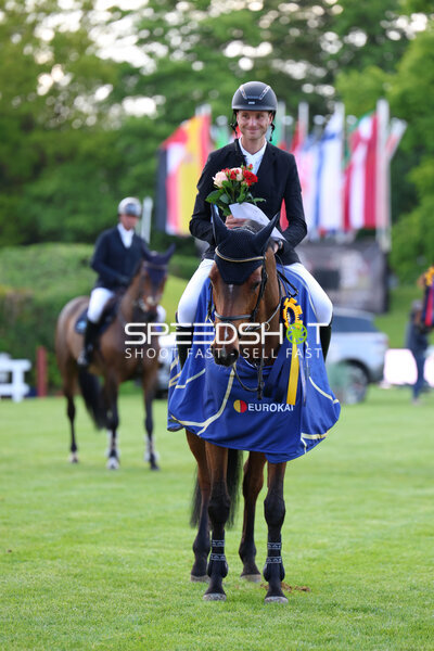 Simon Heineke triumphiert beim Deutsches Spring- und Dressur-Derby Hamburg