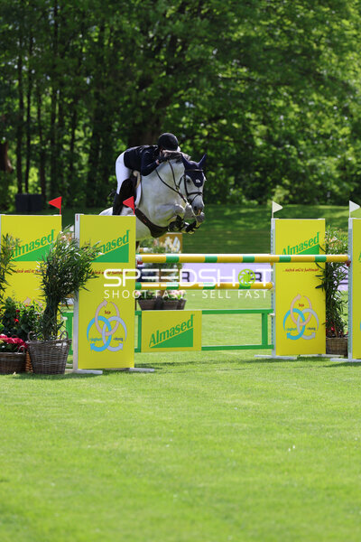 Springreiten im Derbypark Klein Flottbek, Emilie Conter