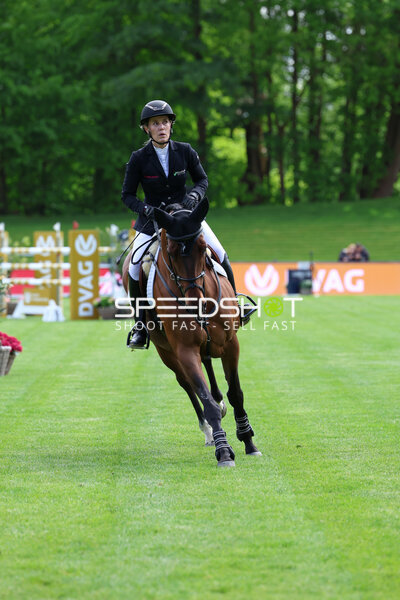 Janne Friederike Meyer-Zimmermann beim Al Shira'aa Deutsches Spring- und Dressur-Derby in Hamburg