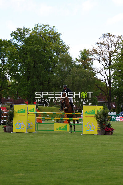 Springreiter im Derbypark Klein Flottbek, Frederic Tillmann