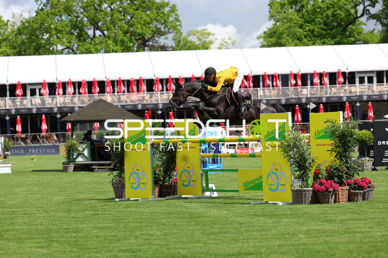 Springreiten beim Al Shira'aa Deutsches Derby 2026 in Hamburg, Eiken Sato
