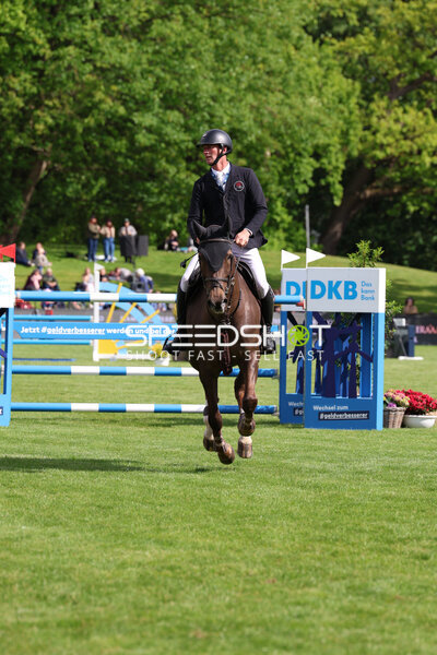 Springreiten im Derbypark Klein Flottbek