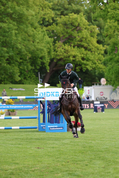Springreiten im Derbypark Klein Flottbek