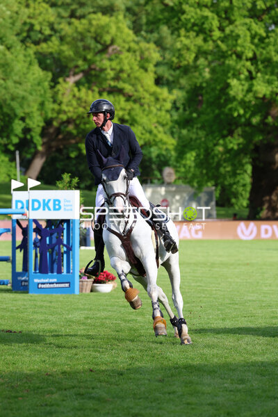 Springreiten im Derbypark Klein Flottbek