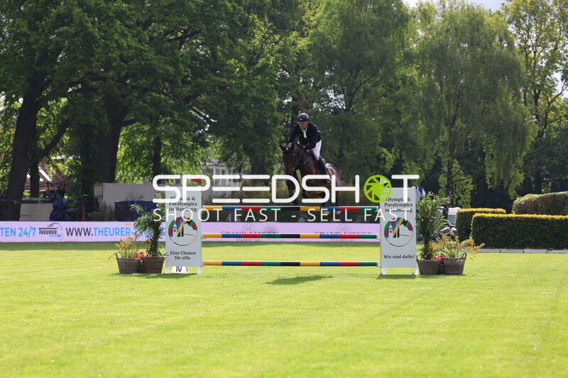 Springreiter im Derbypark Klein Flottbek