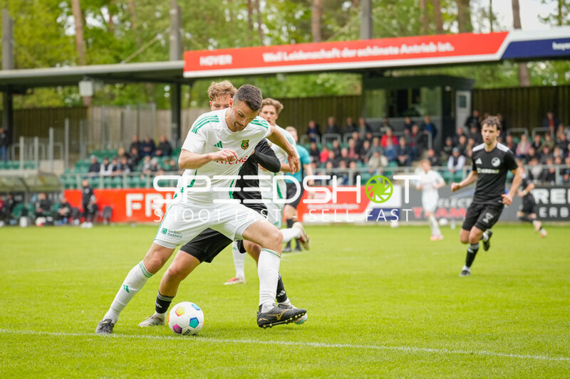 Kampf um den Ball