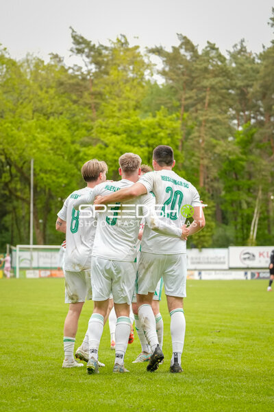 Oberliga Teamumarmung