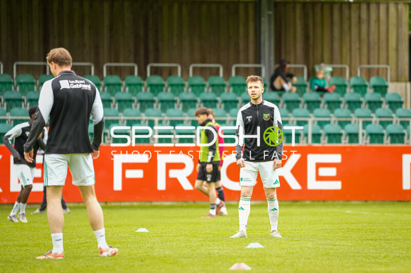 Oberliga Aufwärmen A-Platz