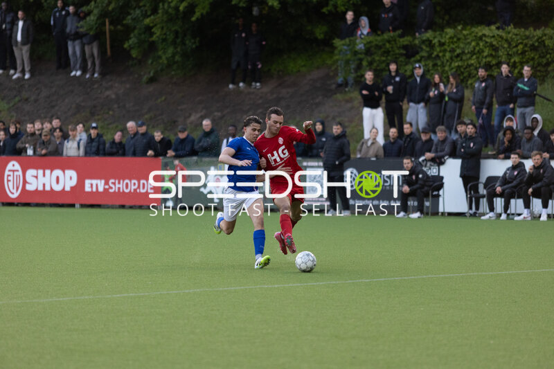 Zweikampf um den Ball