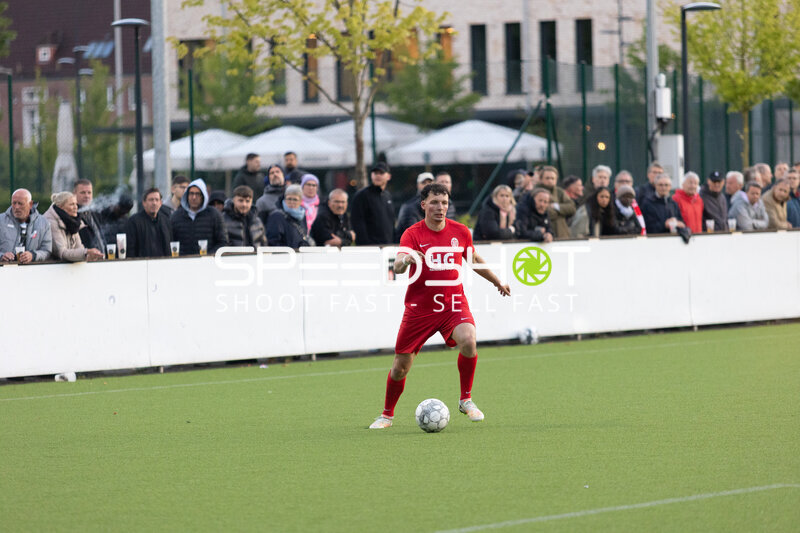 Spieler mit Ball in Aktion