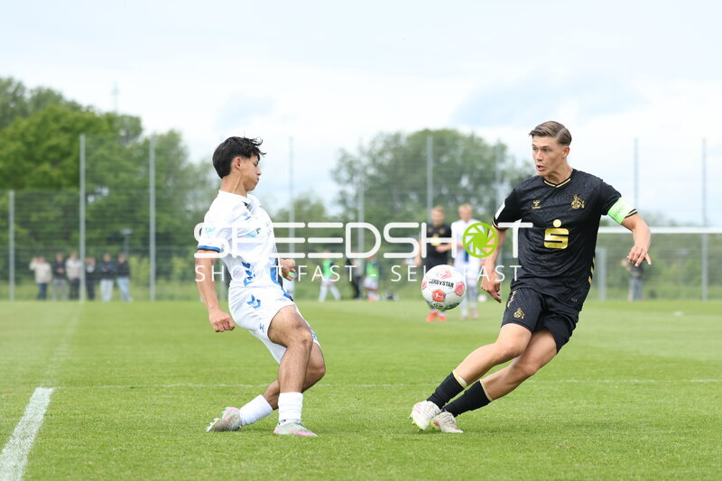 Zweikampf um den Ball