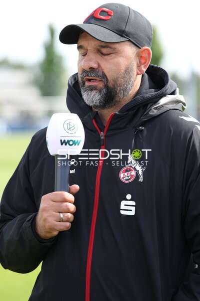 Interview am Trainingszentrum