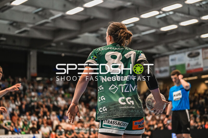 Szene mit Lea Neubrander (81; Frisch auf Göppingen Frauen) in der EWS Arena