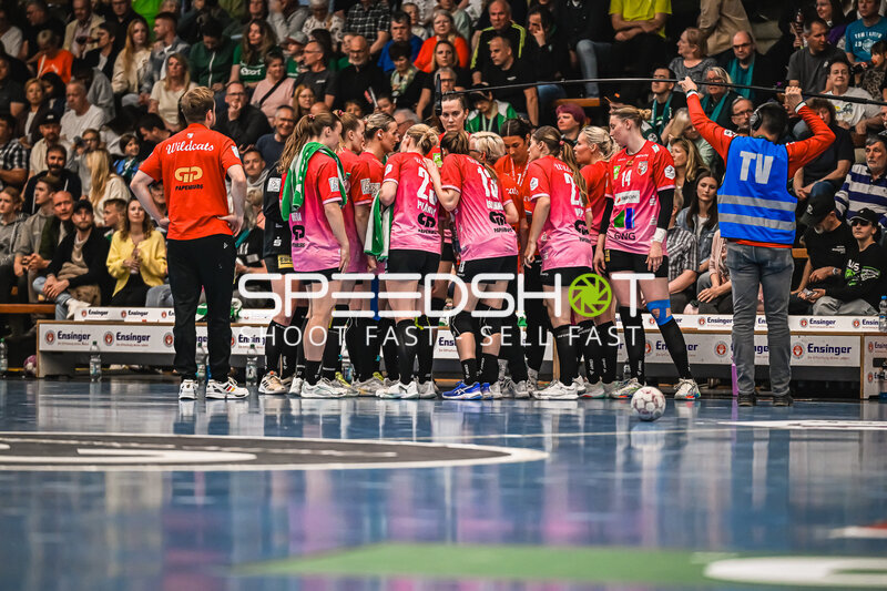 Besprechung von 2; SV Halle-Neustadt und Team