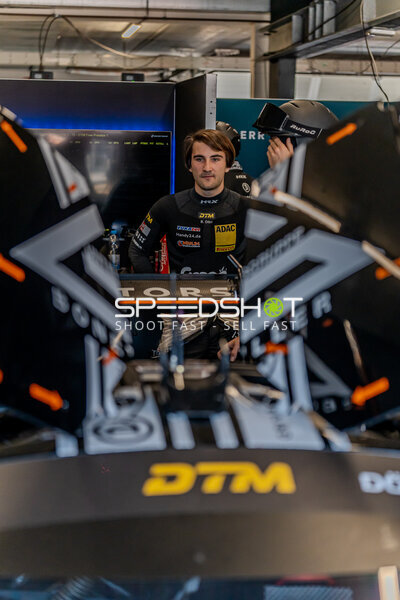 Ben Dörr (#25, McLaren 720S GT3 Evo, Dörr Motorsport) im Fahrerlager