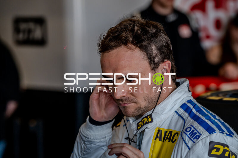 Lucas Auer (Mercedes-AMG Team Landgraf) konzentriert im Fahrerlager am Circuit Zandvoort
