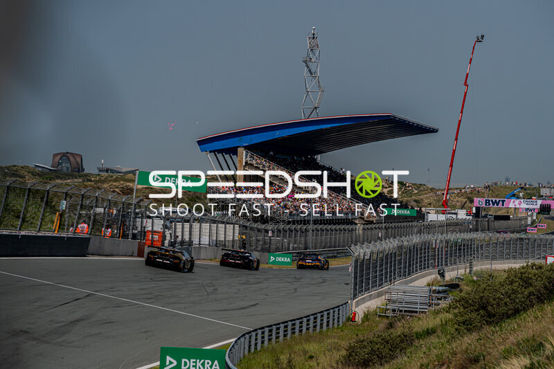 DTM 2026: Mehrere GT3-Fahrzeuge in der Kurve am Circuit Zandvoort