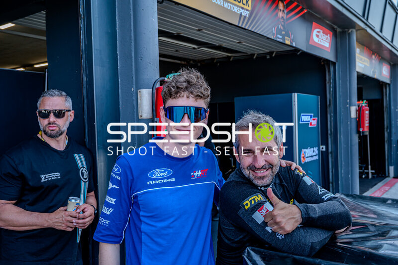 Finn Wiebelhaus und Timo Glock (Dörr Motorsport) im Fahrerlager am Circuit Zandvoort