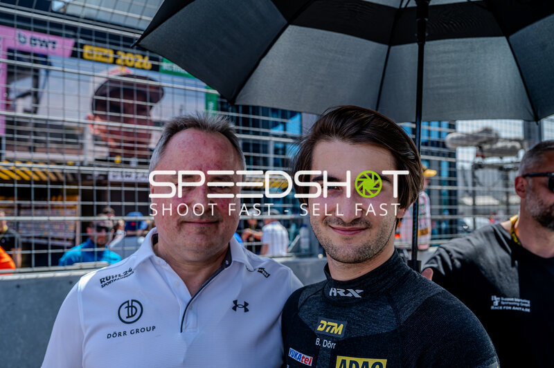 Ben Dörr (Dörr Motorsport) mit Teamchef im Fahrerlager am Circuit Zandvoort