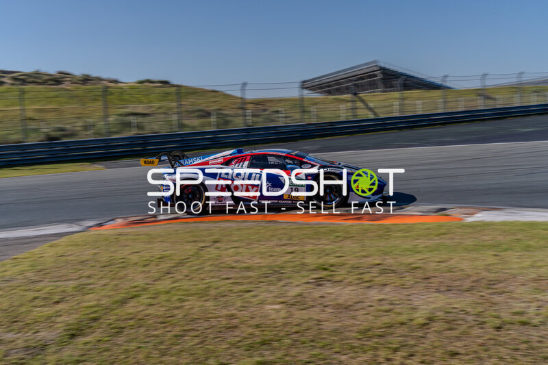 Lamborghini Huracán GT3 Evo 2 #19 von Liqui Moly Team Engstler auf Circuit Park Zandvoort