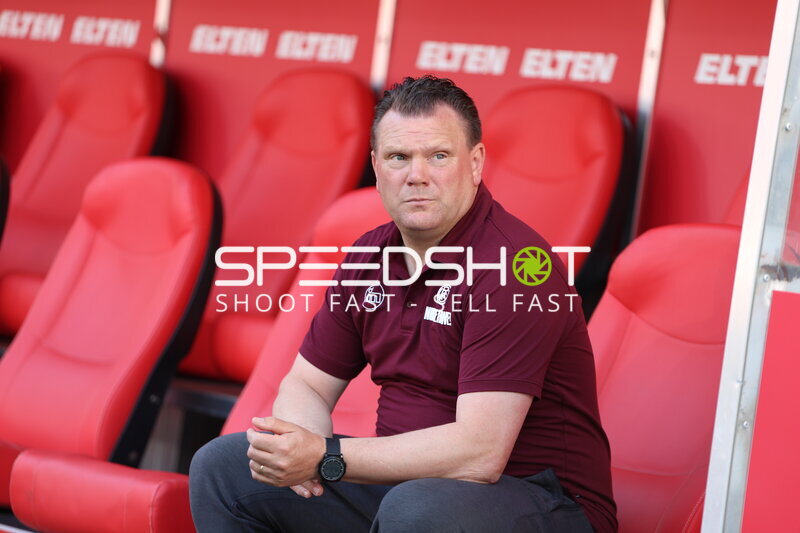 Trainerbank im Stadion