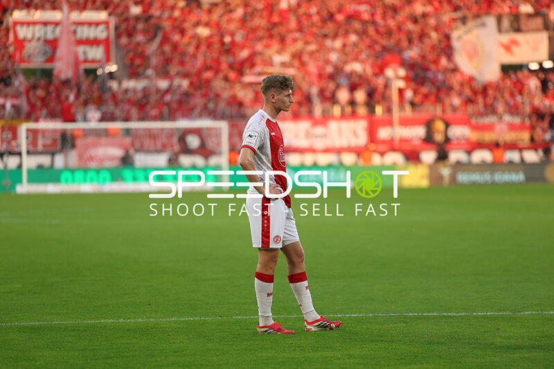 Nachdenklicher Spieler Ron Berlinski (9; Rot-Weiss Essen)