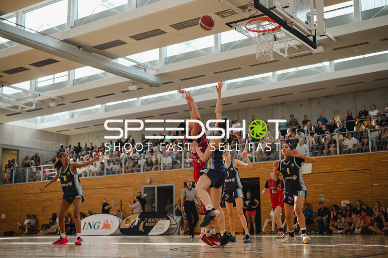 Spielszene beim Basketball-Spiel in Stuttgart