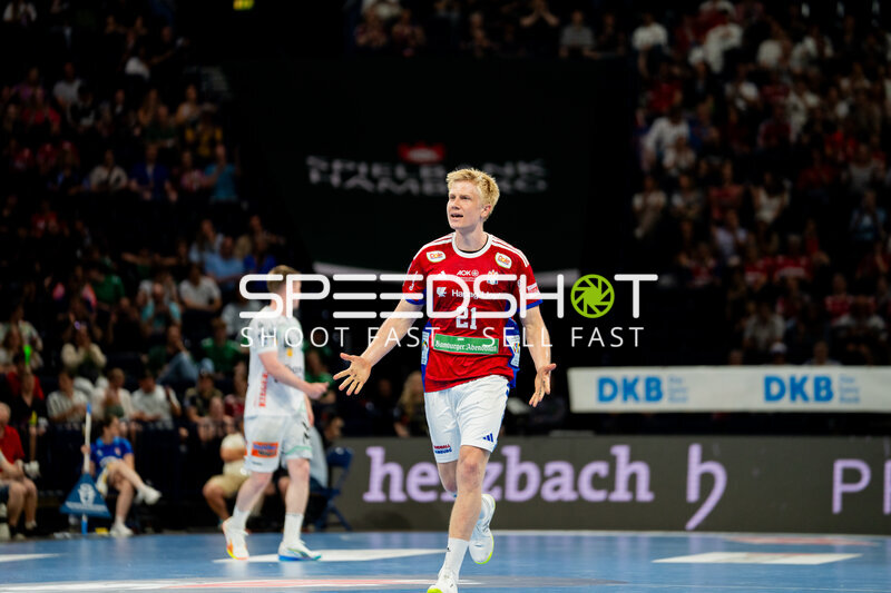 Frederik Bo Andersen (#21; HSV Hamburg) im Spielaufbau
