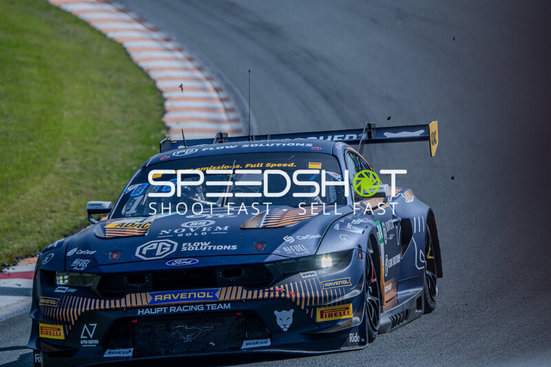 Ford Mustang GT3 Evo #1 von Emil Gjerdrum/Max Reis (Haupt Racing Team) auf der Strecke