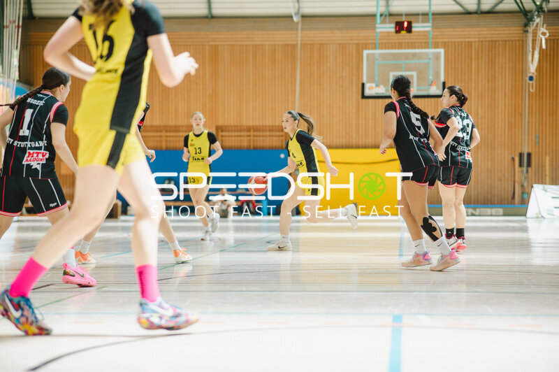 Spielszene MTV Stuttgart u16 gegen TSV Jahn München u16w