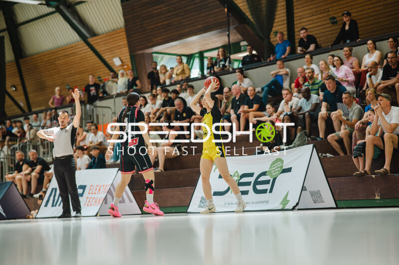 Spielszene MTV Stuttgart u16 gegen TSV Jahn München u16w in Stuttgart