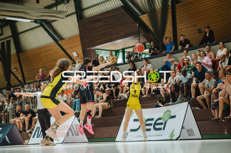 Spielszene MTV Stuttgart u16 gegen TSV Jahn München u16w in Stuttgart